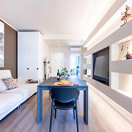 Guesthost - Modern Balcony! Apartment