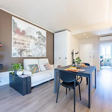 Apartment Guesthost - Modern Balcony!