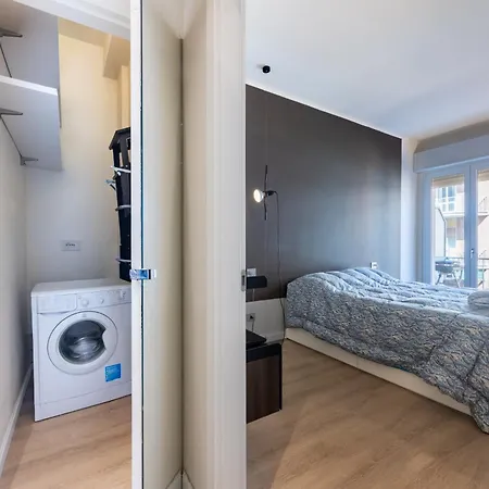 Apartment Guesthost - Modern Balcony! Parma