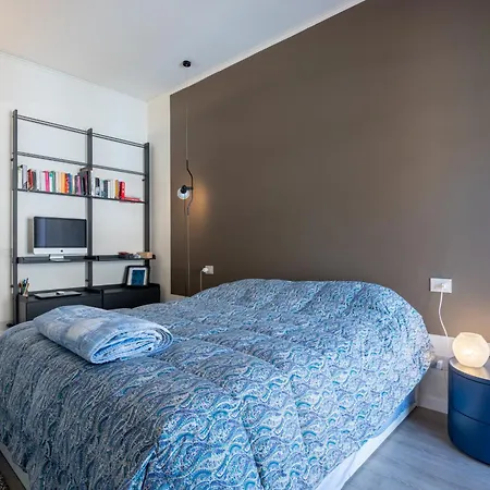 Apartment Guesthost - Modern Balcony! Parma